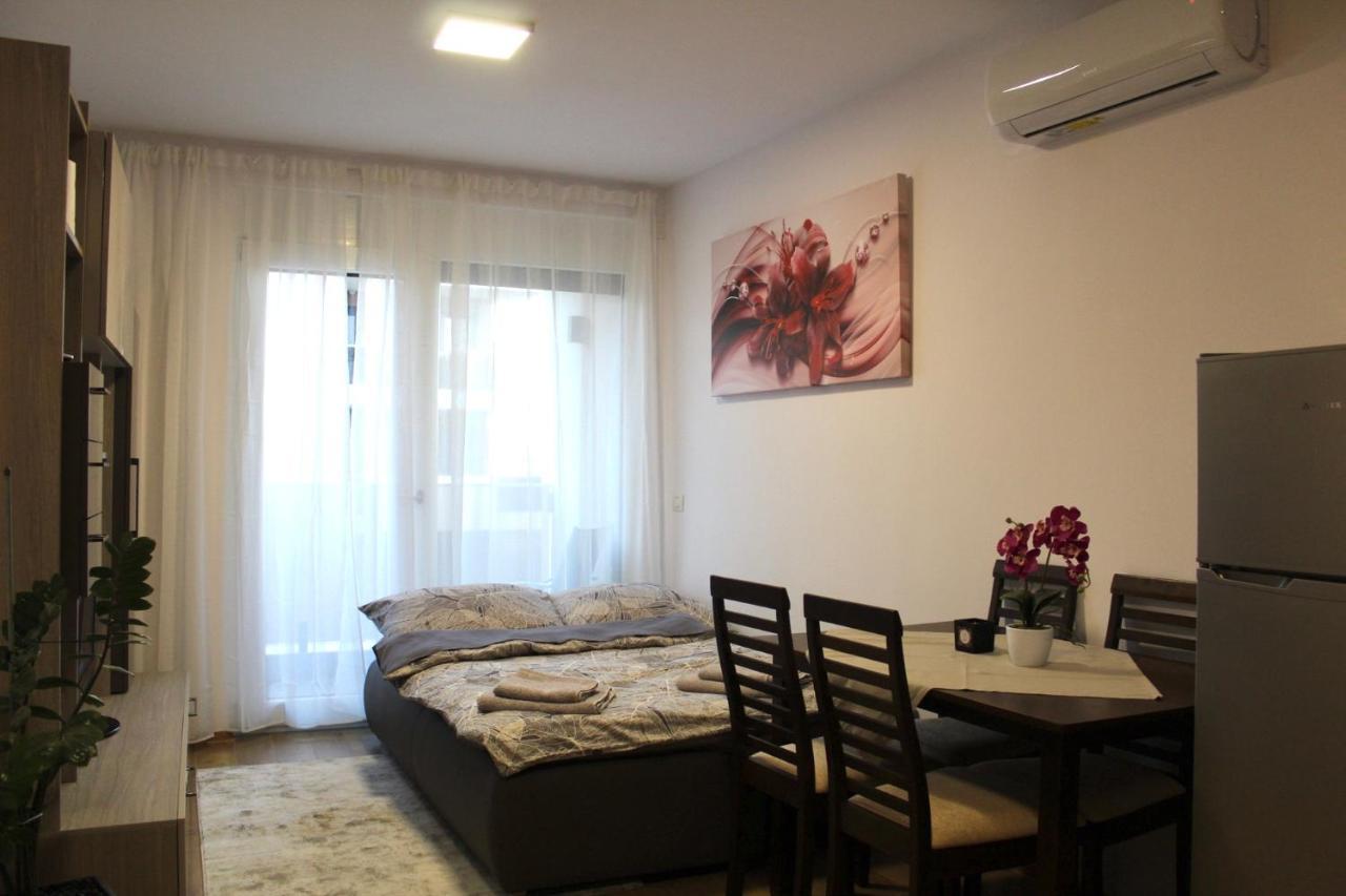 Apartman Sarah Leilighet Oradea Eksteriør bilde