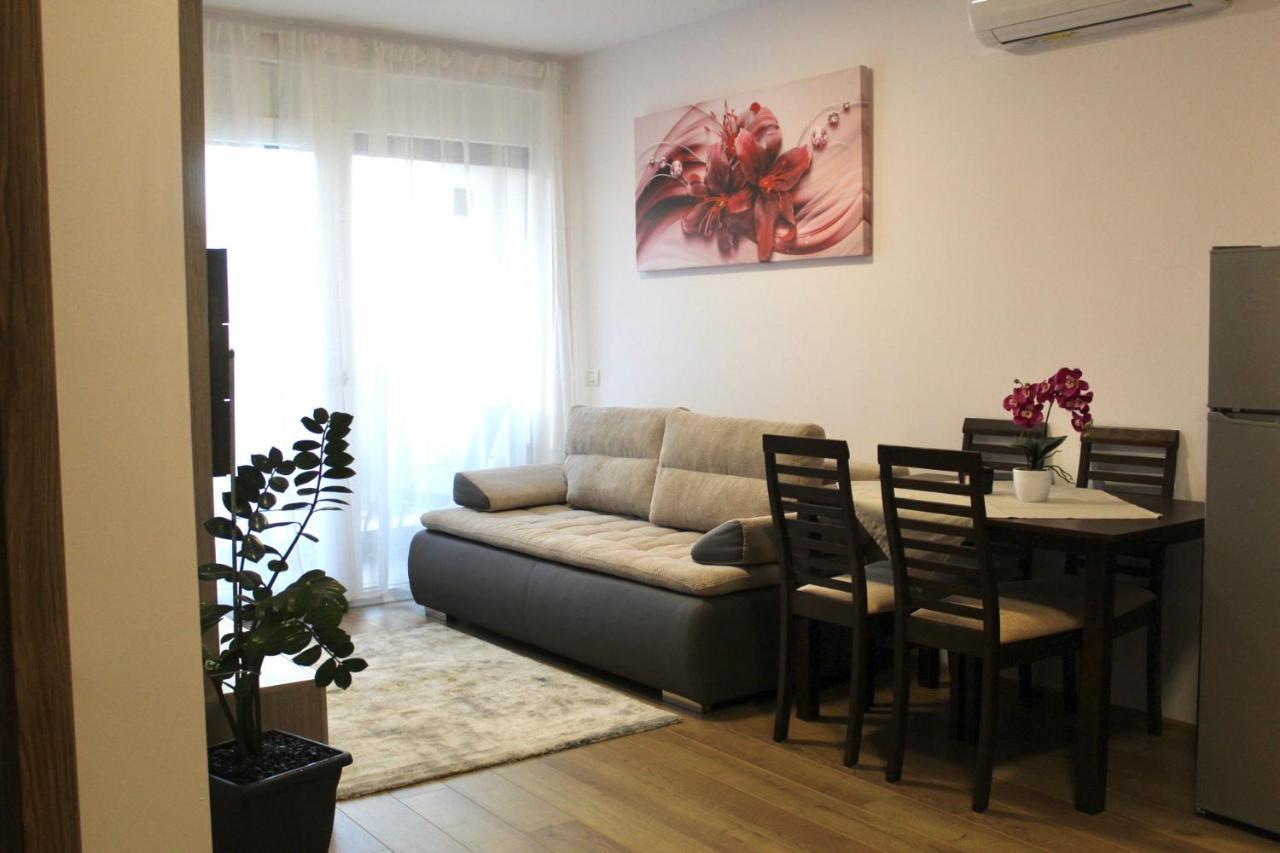 Apartman Sarah Leilighet Oradea Eksteriør bilde
